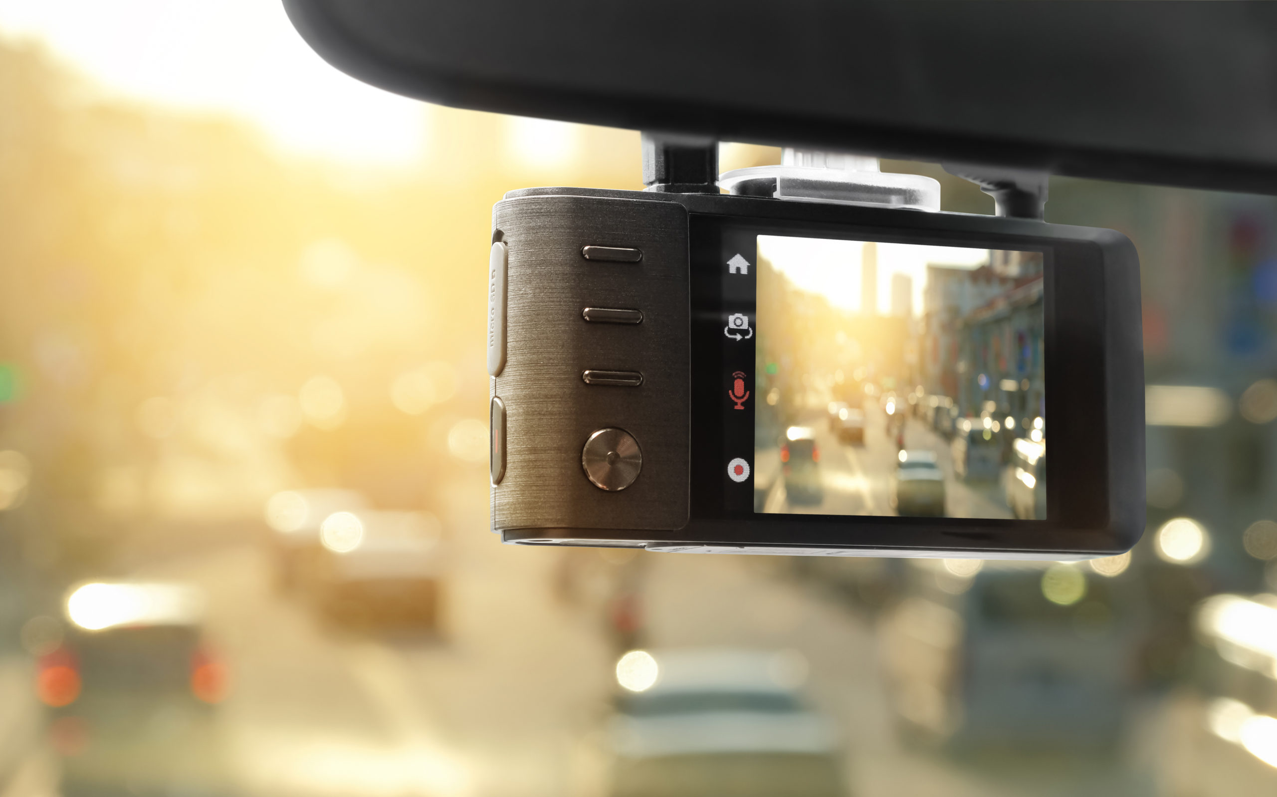 3 Reasons to Buy a Dashboard Camera for Your Car—and 4 Reasons Not to - WSJ